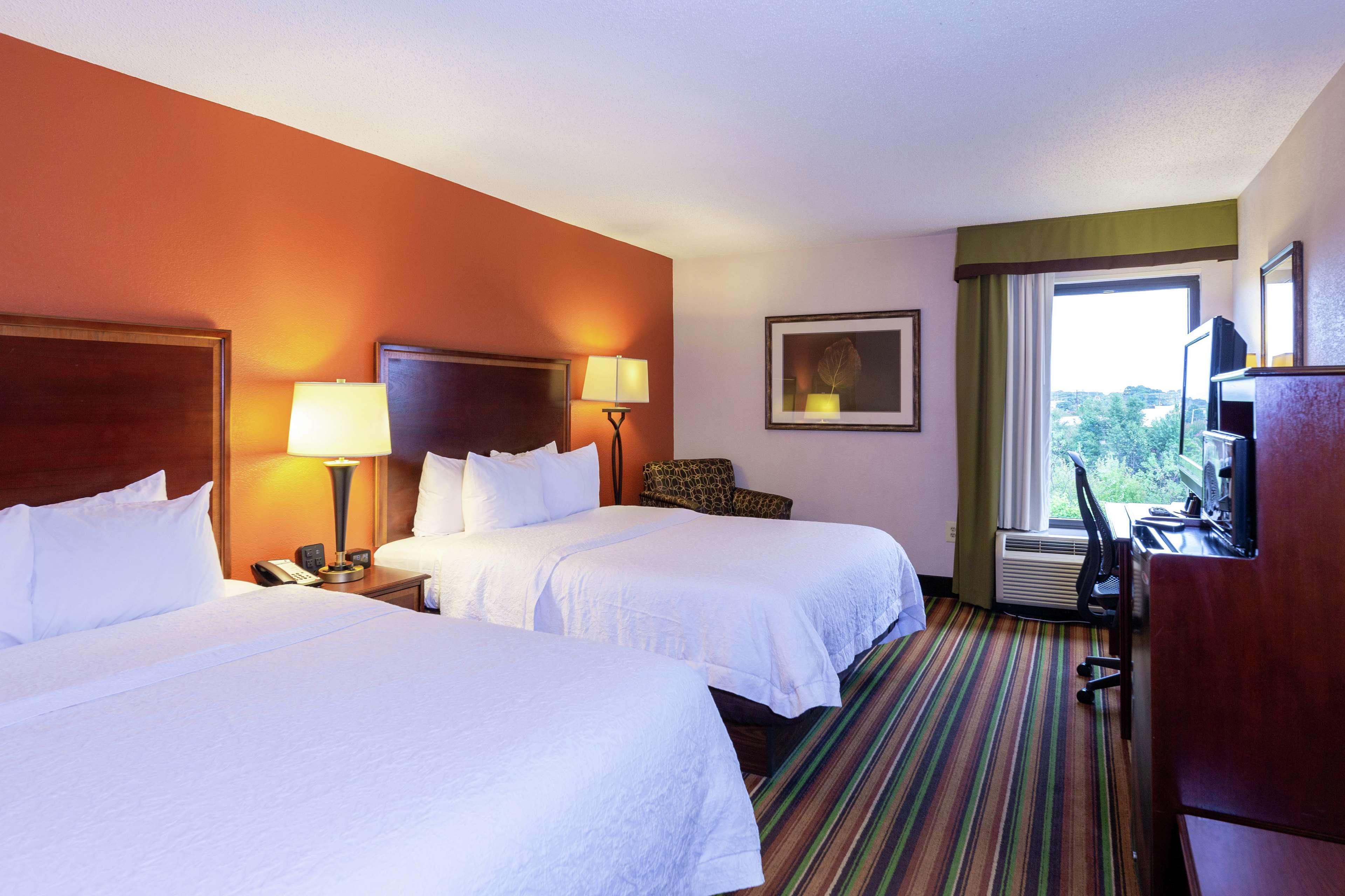 Hampton Inn Winston-Salem Hanes Mall Exterior photo