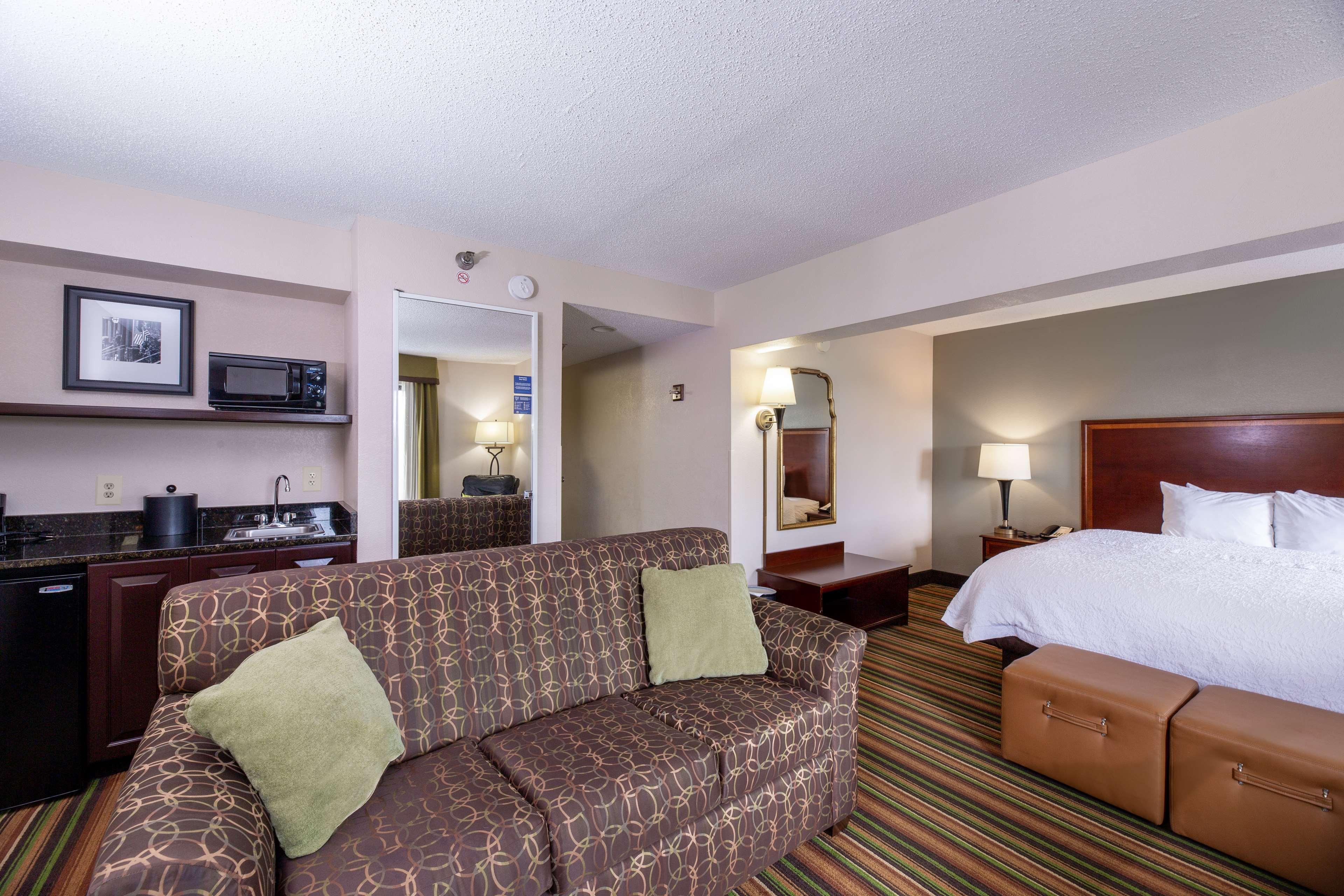 Hampton Inn Winston-Salem Hanes Mall Exterior photo