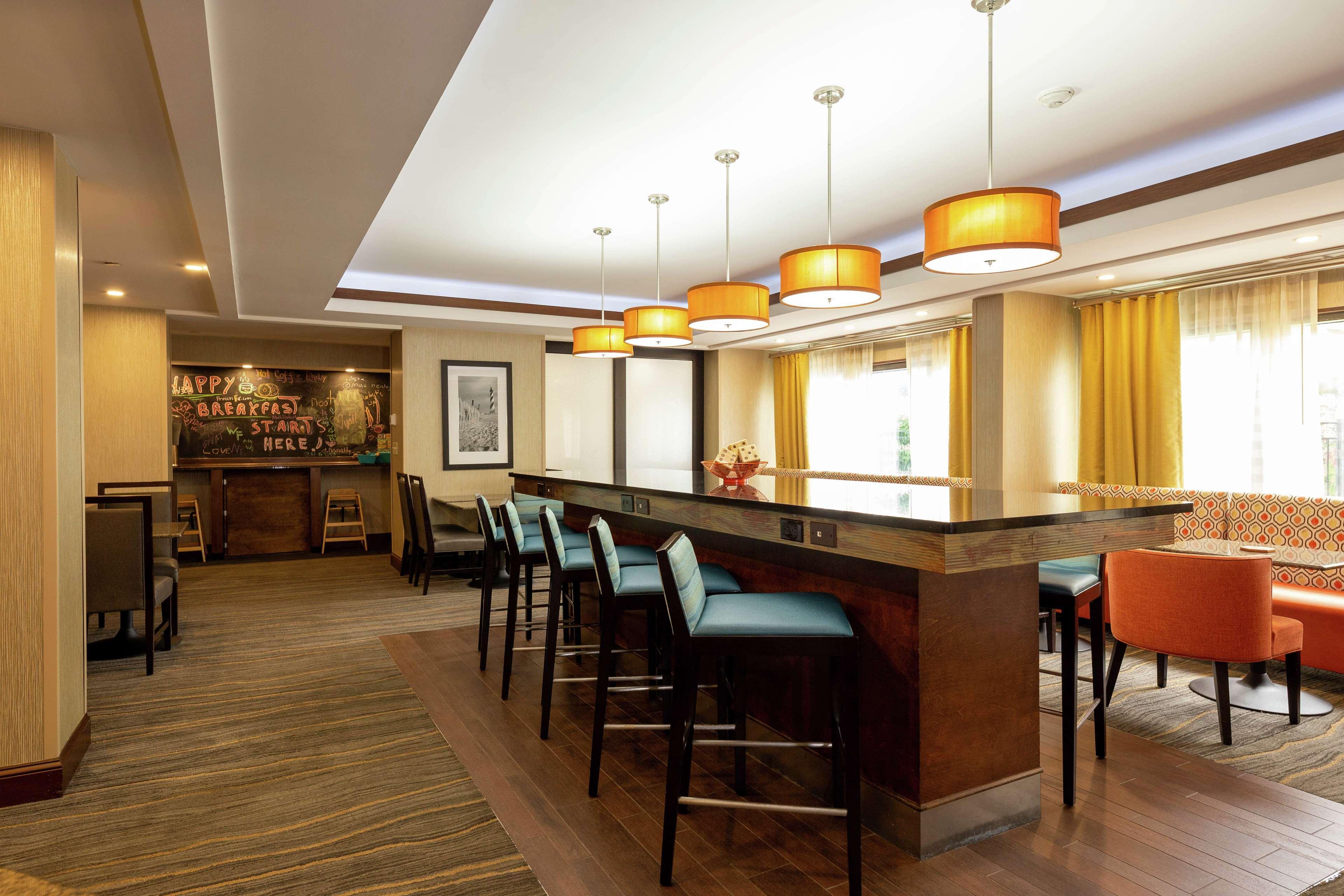 Hampton Inn Winston-Salem Hanes Mall Exterior photo