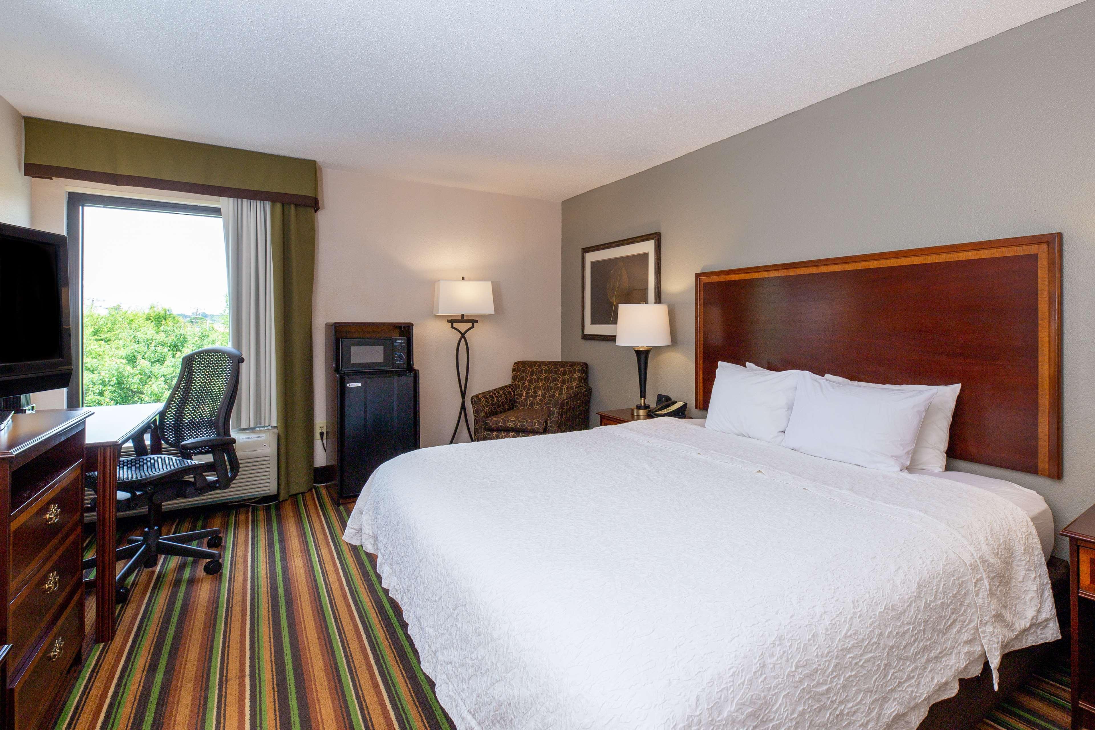 Hampton Inn Winston-Salem Hanes Mall Exterior photo
