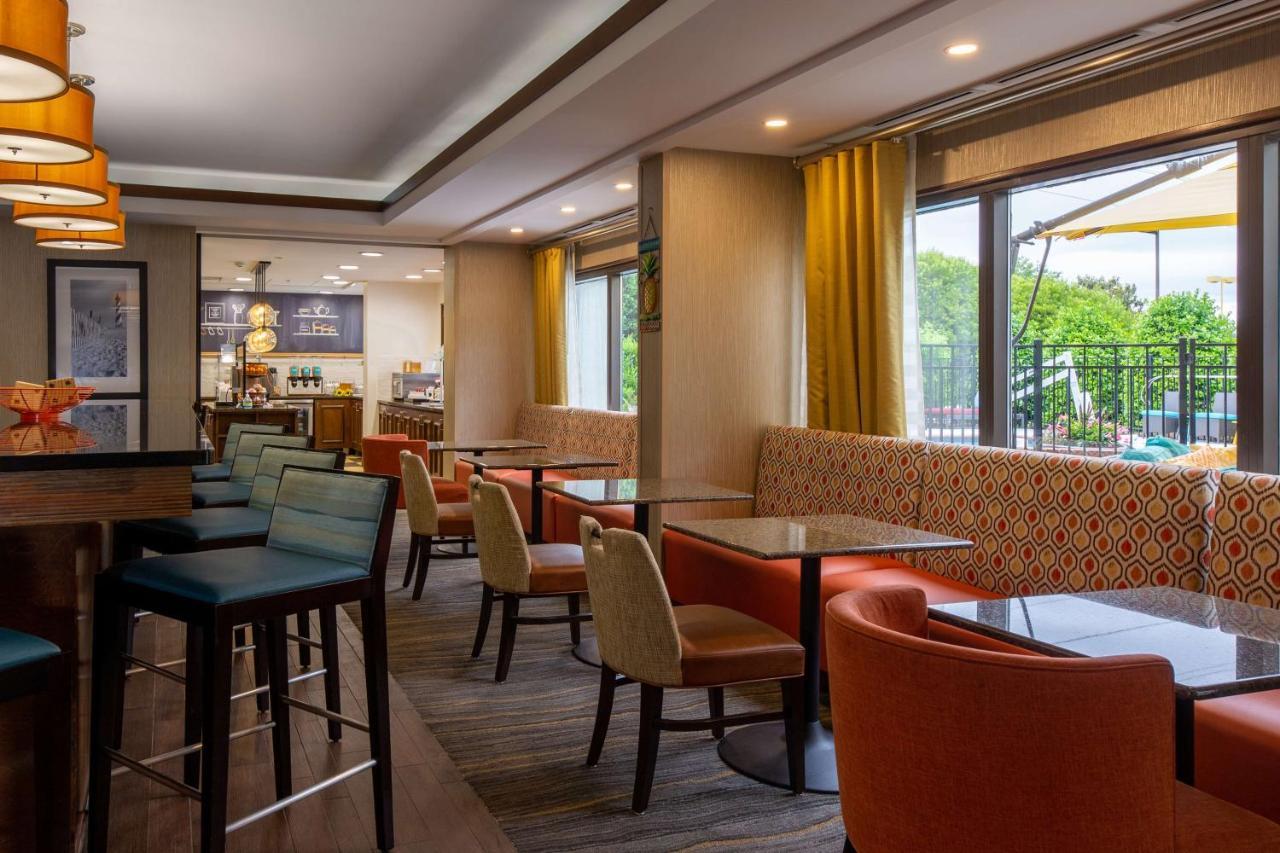 Hampton Inn Winston-Salem Hanes Mall Exterior photo