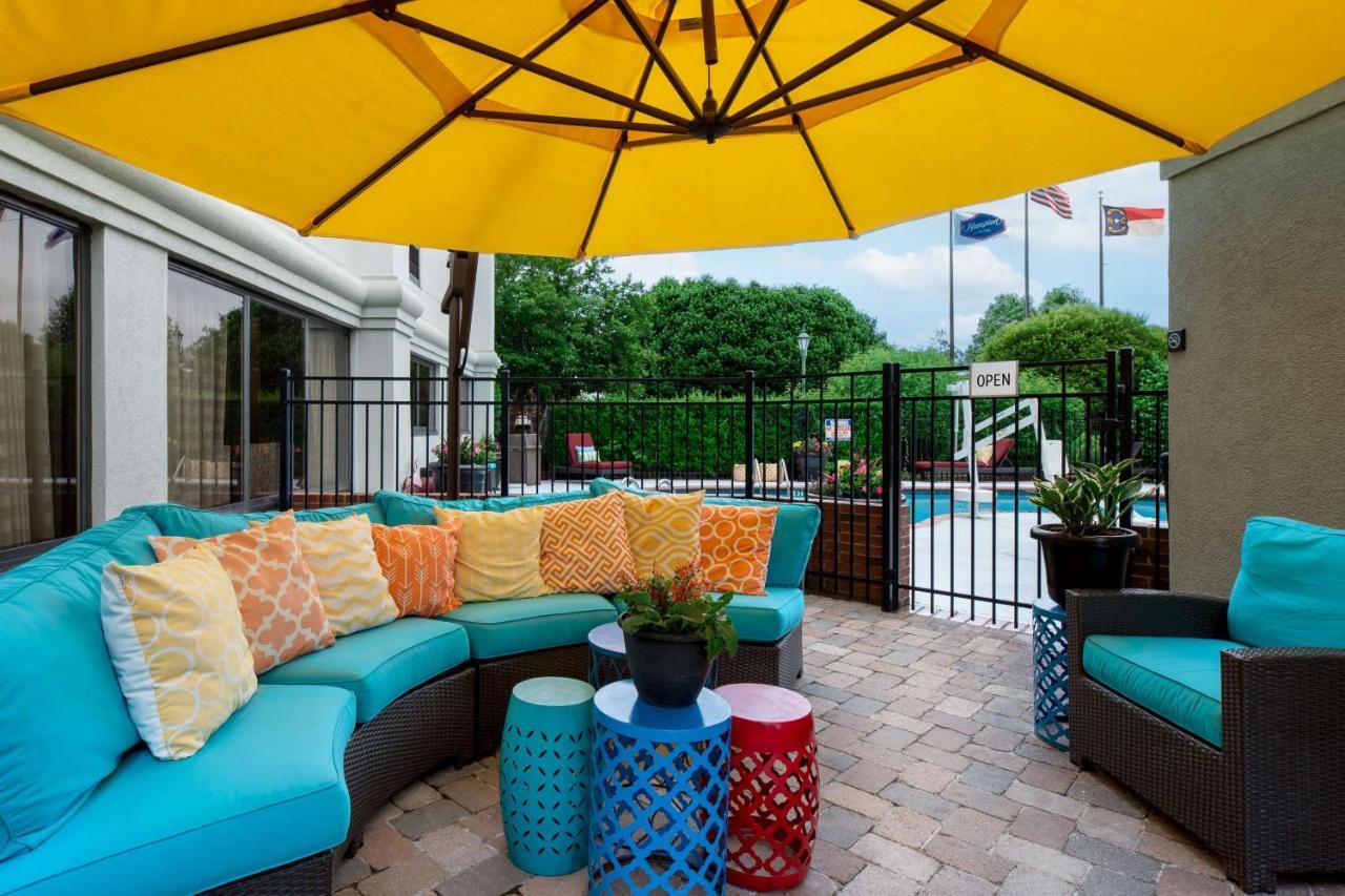 Hampton Inn Winston-Salem Hanes Mall Exterior photo