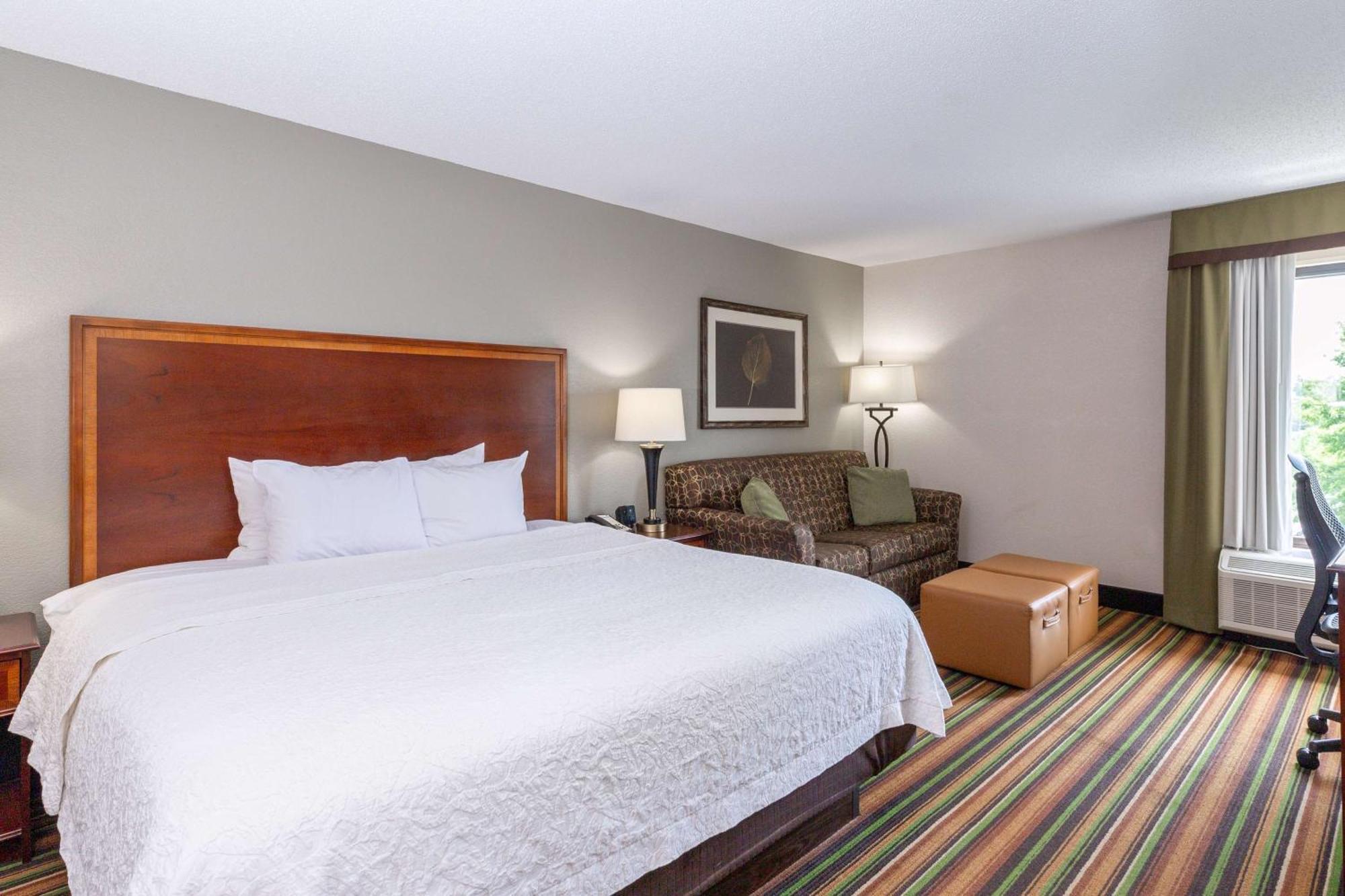 Hampton Inn Winston-Salem Hanes Mall Exterior photo