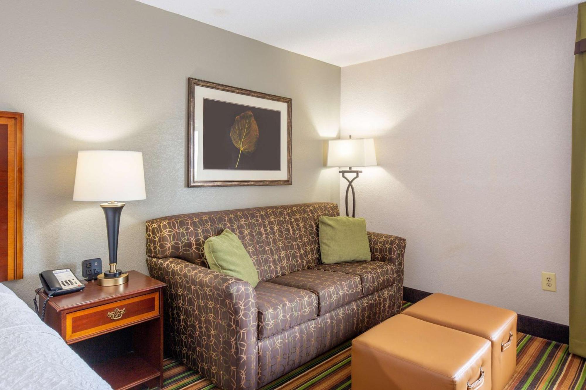 Hampton Inn Winston-Salem Hanes Mall Exterior photo