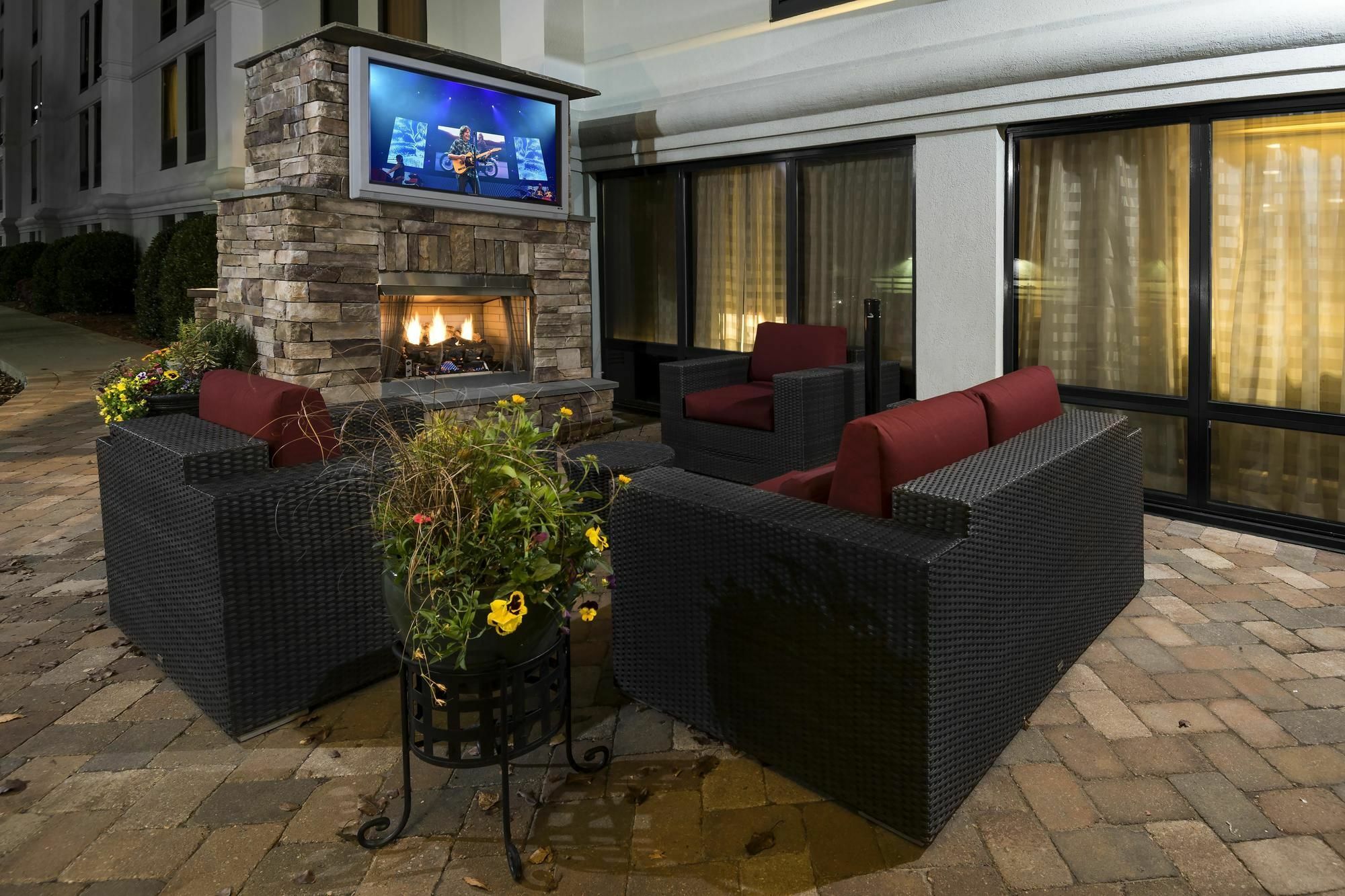 Hampton Inn Winston-Salem Hanes Mall Exterior photo
