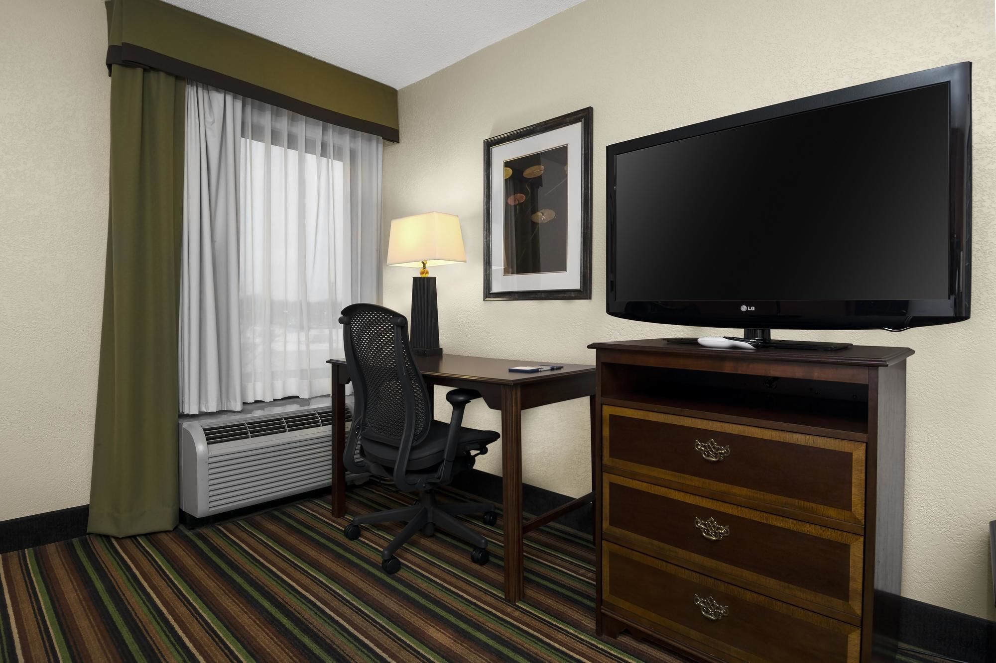 Hampton Inn Winston-Salem Hanes Mall Exterior photo